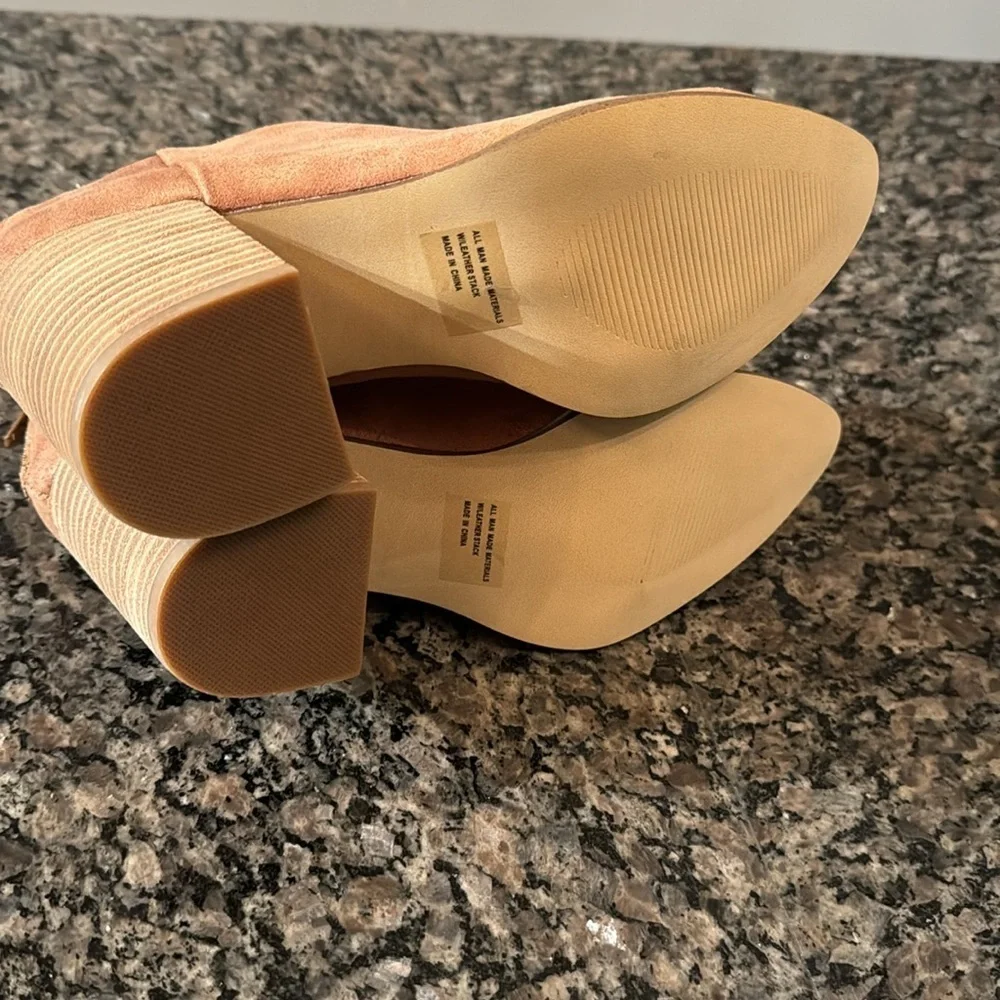 Report Tempe tan ankle boot NIB 9